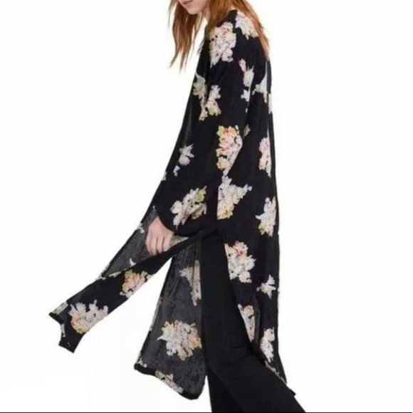 Zara Tops - Zara Woman Jacquard Black Floral Kimono Medium